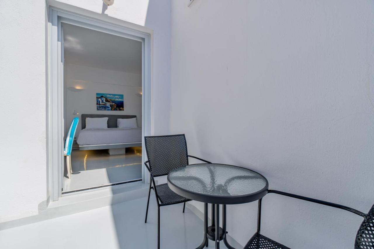 Central Fira Suites Hotel