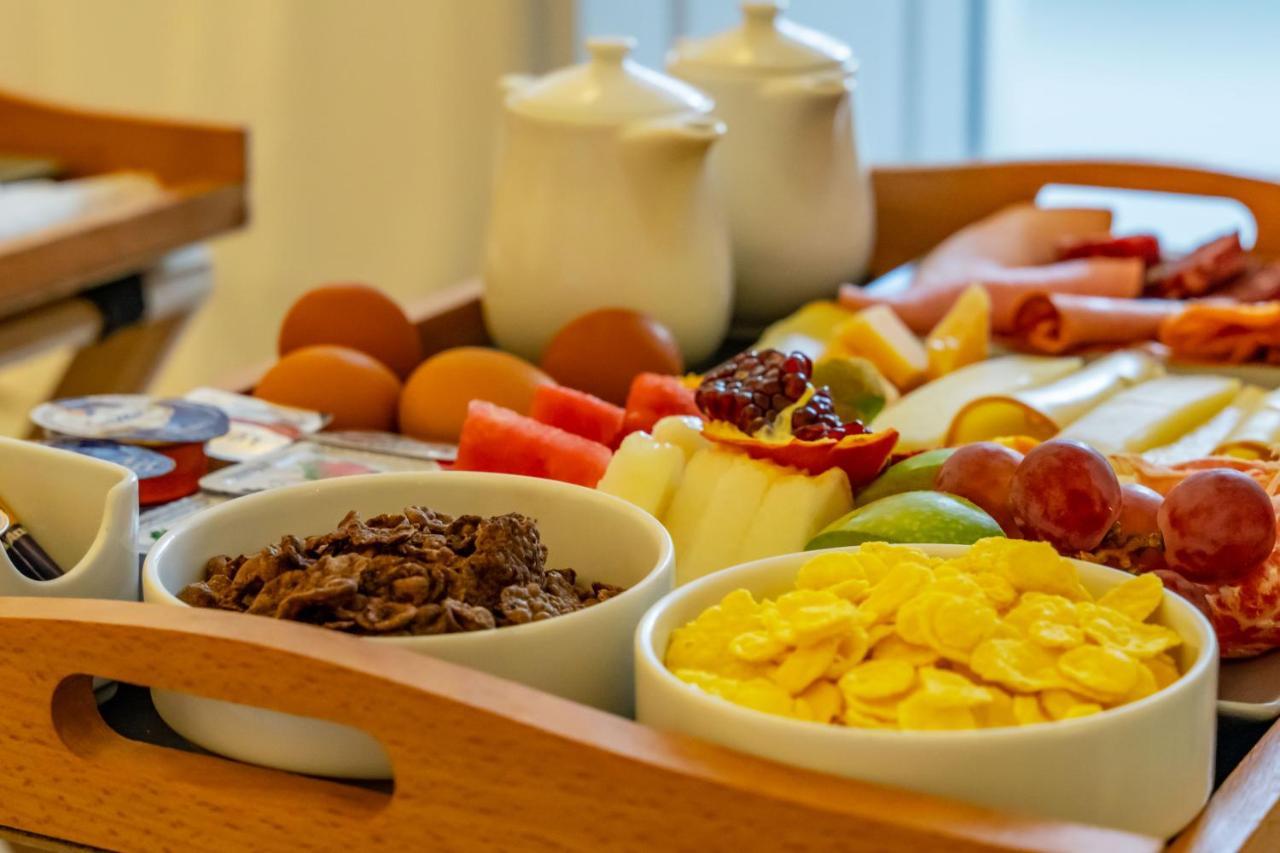 Hotel Central Fira Suites