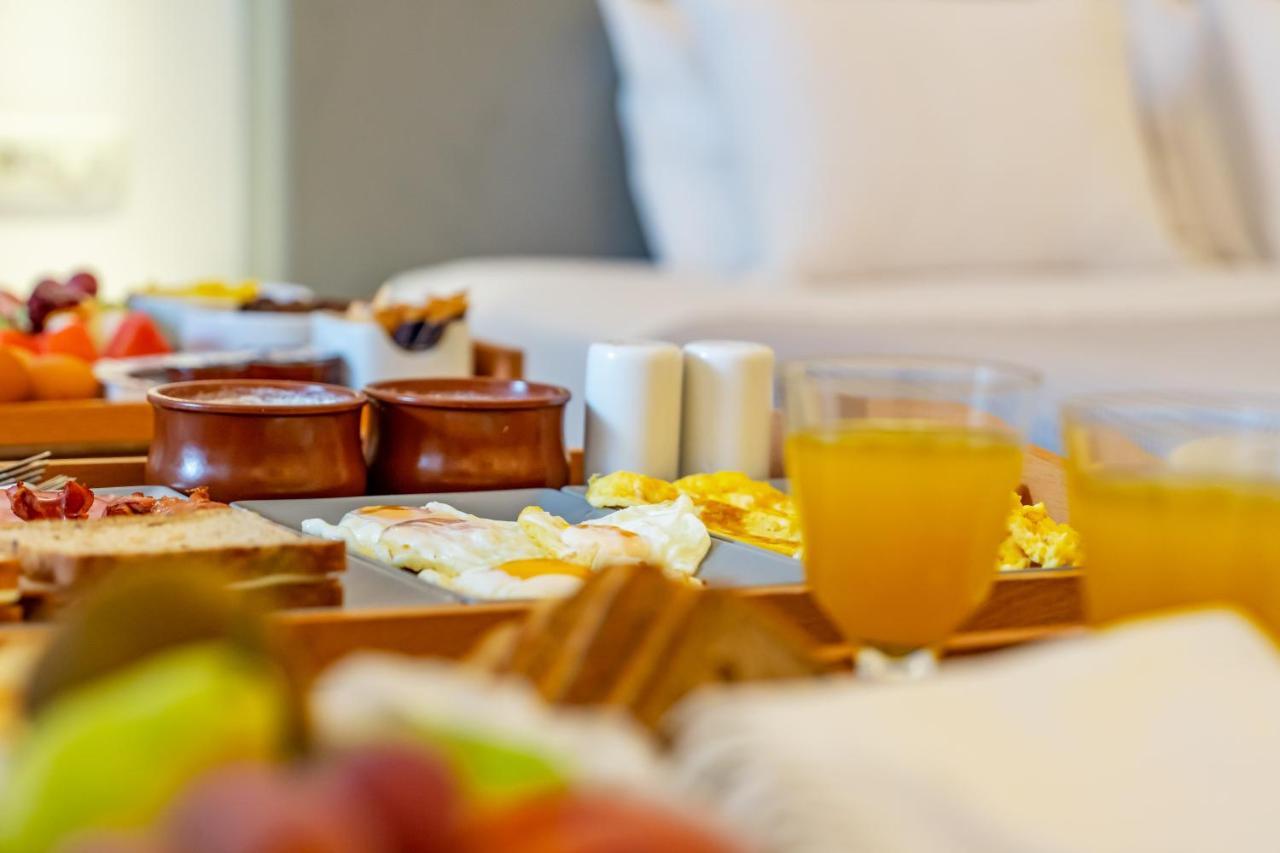 Central Fira Suites 3*