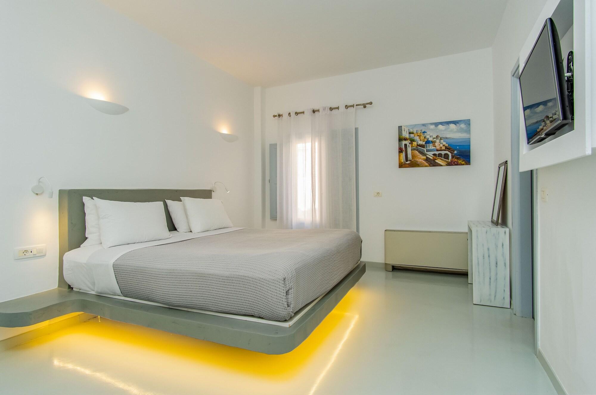 Central Fira Suites 3*