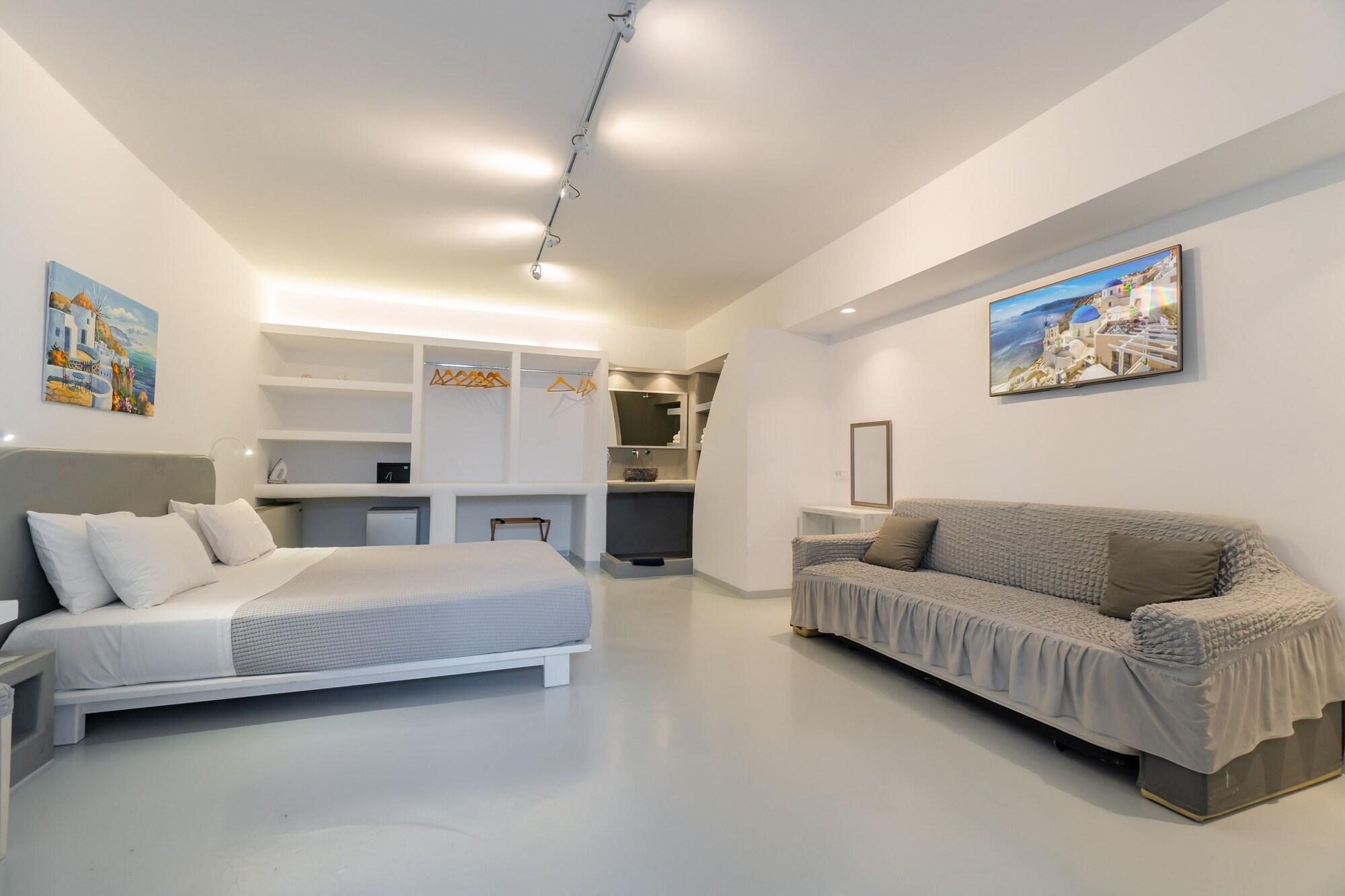 Central Fira Suites Hotel