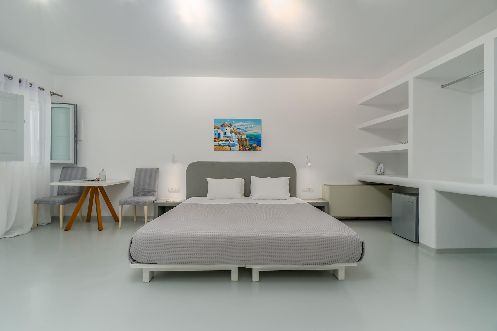 Central Fira Suites Hotel 3*