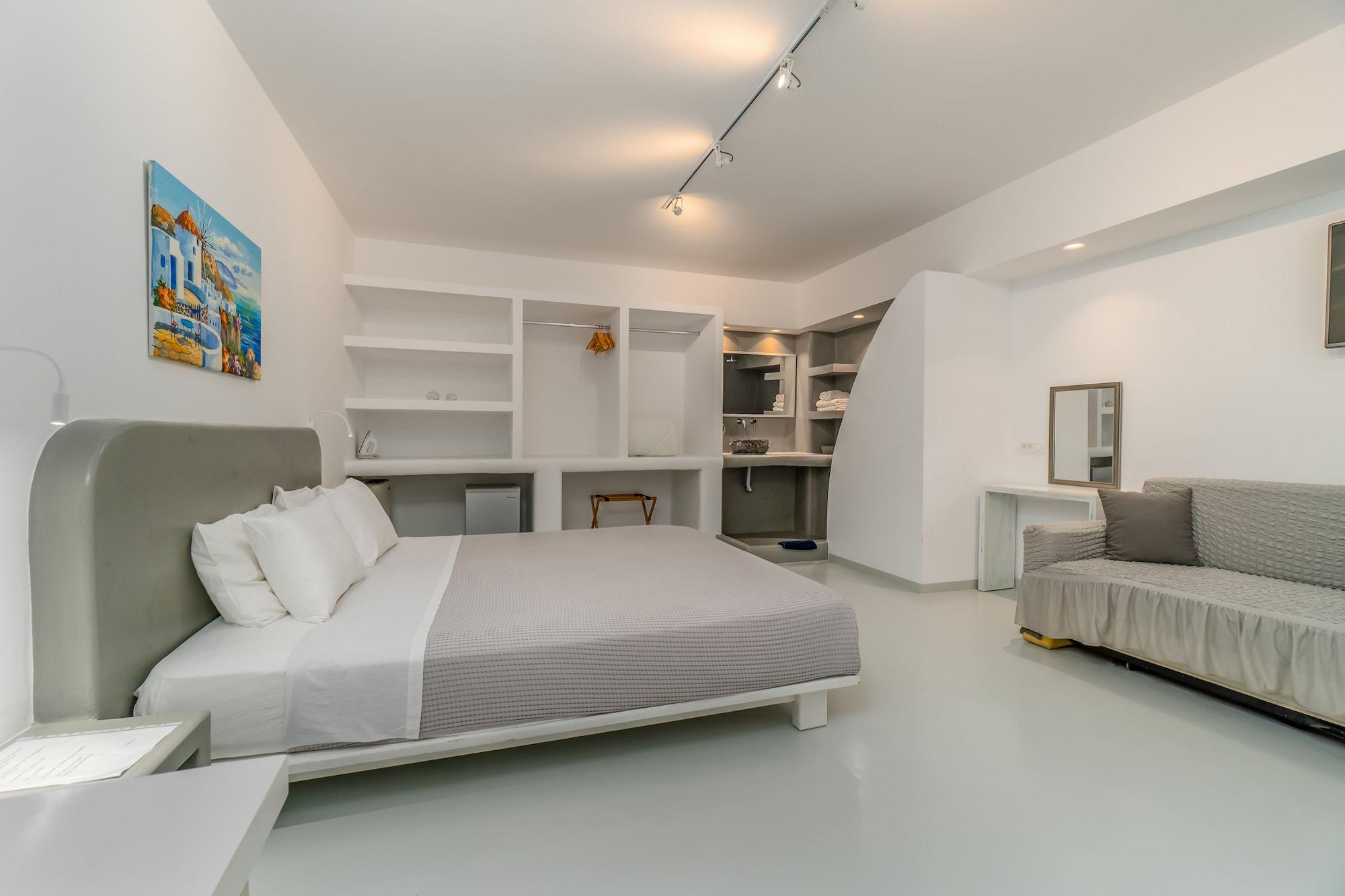 Central Fira Suites 3*