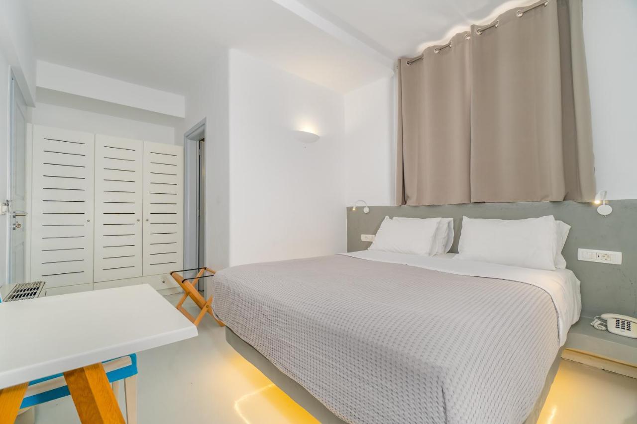 Hotel Central Fira Suites