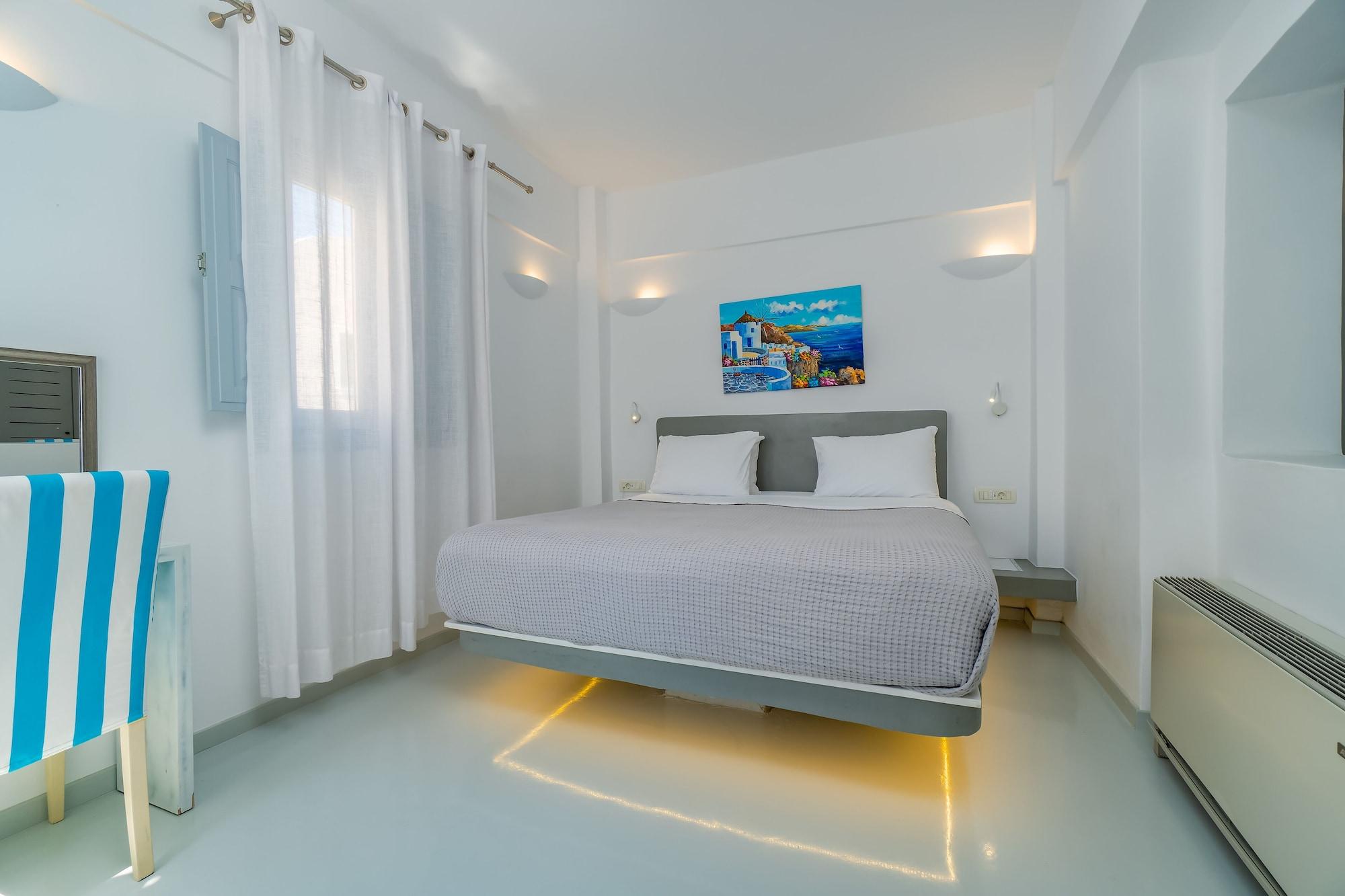 Central Fira Suites Hotel 3*