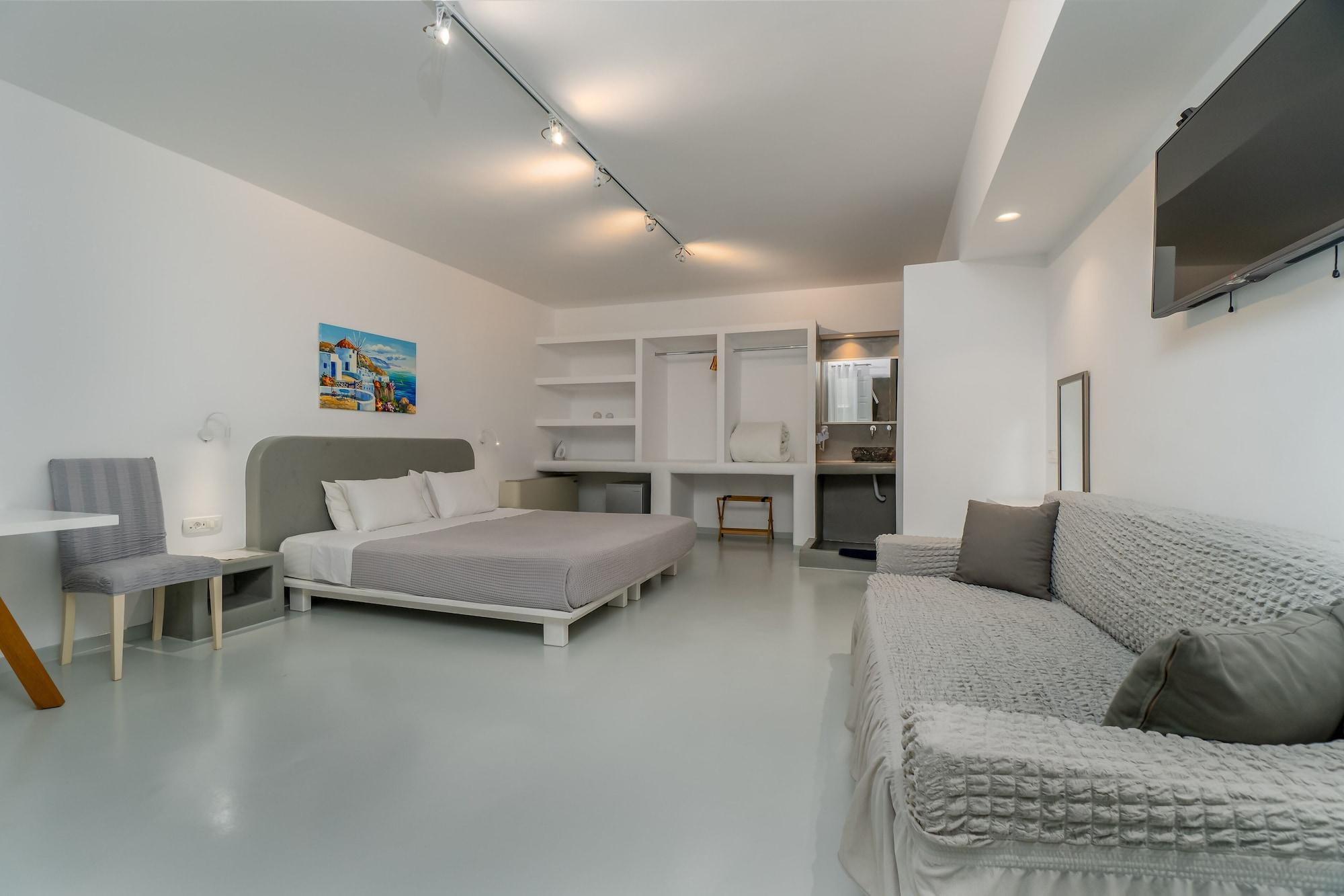 Central Fira Suites Hotel